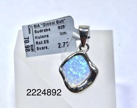 Sudraba kulons ar opālu -60%